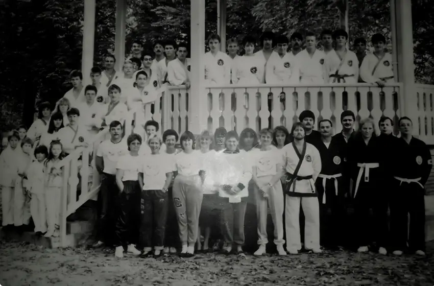 Naissance du Taekwondo Club Adong de Ath en 1975.